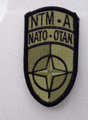 ARMY PATCH, NATO TRING MISSION AFGHAN, ALL GREEN SCORPION W/ HOOK TAPE FASTENER - Afbeelding 1 van 1