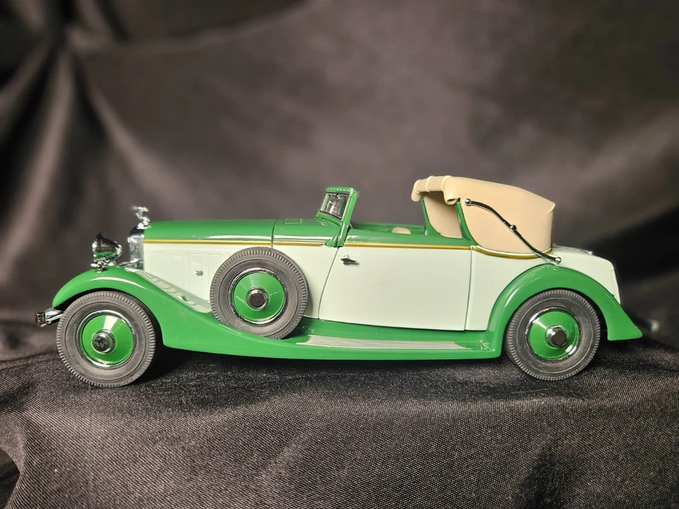 Danbury Mint 1934 Hispano Suiza J12 Green 1:24 Scale Inv. #3520 - Image 4 of 4