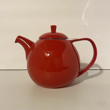 For Life Curve Teapot With Infuser, 45-oz.  Red, Porcelain.
