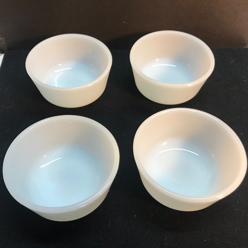 4 VINTAGE 6 oz Anchor Hocking 434 Milk Glass Custard Cups - Picture 2 of 4