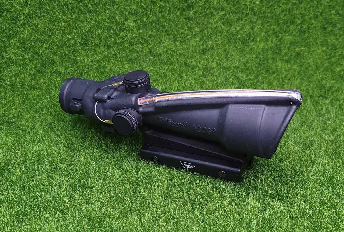 ［最終値下げ］Trijicon ACOG ブラック レッドドットサイト付き 最終値下げ］Trijicon ACOG ブラック レッドドットサイト付き