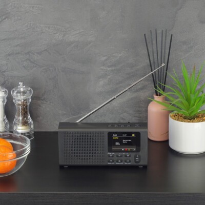 Dynavox DBT200 DAB+/FM Tragbares Radio mit Bluetooth und Weckfunktion
