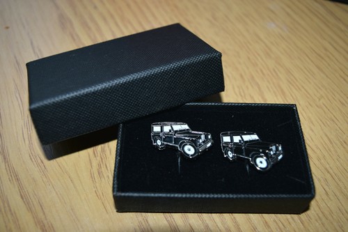 Black 4 x 4 Cufflinks Gift Boxed Enamel Farming Wedding Groom Land Rover Shape - Picture 3 of 3