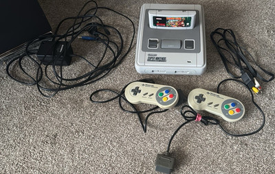 Nintendo Super Nintendo Entertainment System SNES Konsole PAL Grau 2 Controller