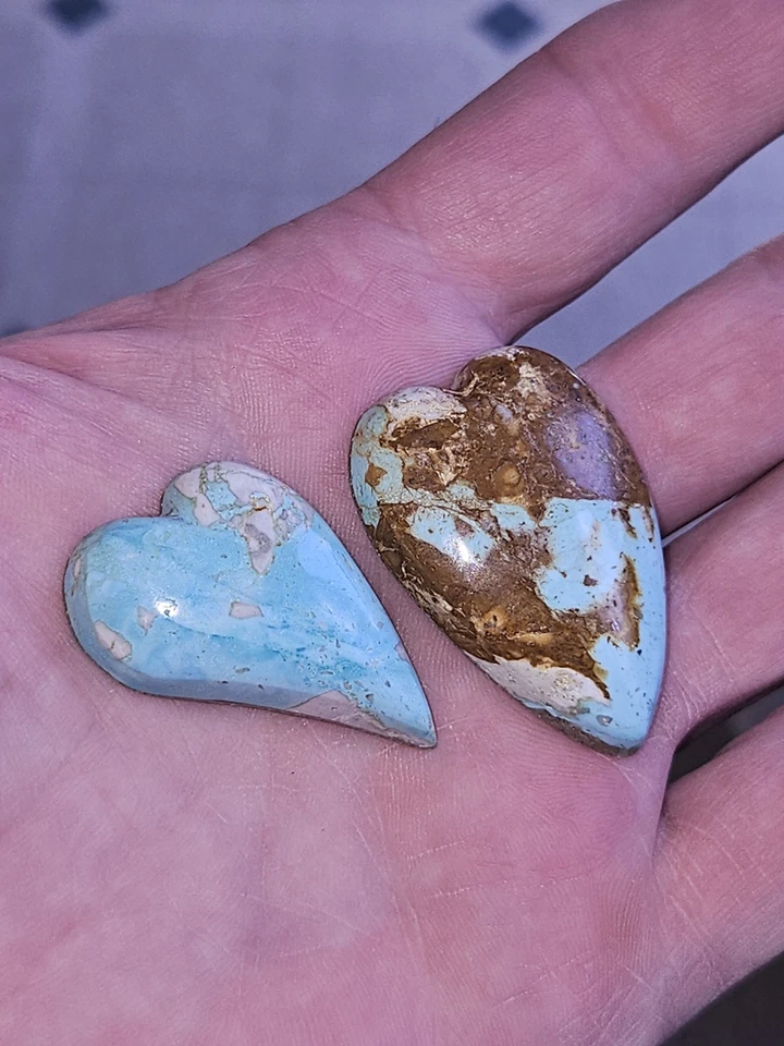 (2) Corazones Turquesa Royston Grandes Hermosos - Respaldos - 113,80 quilates en total Foto 3 de 4