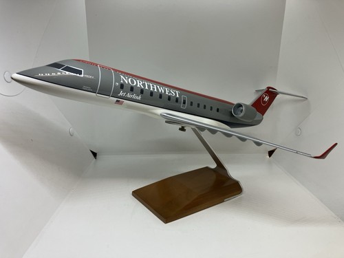 PacMin Rare Northwest Jet Airlink (Bombardier CRJ-200) 1/55 Model Airplane