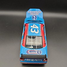 Racing Champions 1992 Pontiac Grand Prix Richard Petty  43 Roaring Racers 1:24