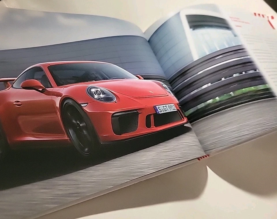 Porsche 911 GT3 диапазон брошюра марта 2017 английский текст в твердом переплете - Изображение 3 из 4