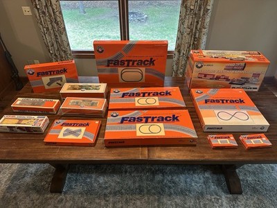 Lionel Fastrack Model Train Track Cars / Track Lot