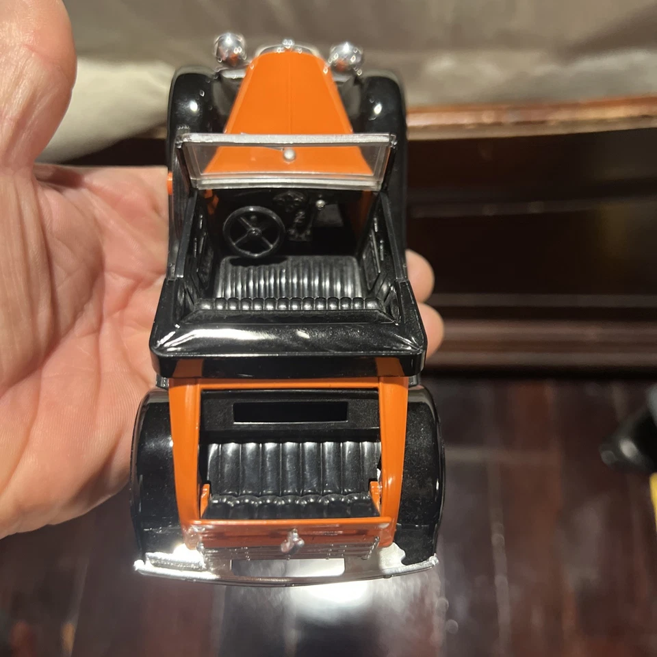 Ford Modelo A Roadster 1929, edición a escala 1:25 de Harley Davidson, banco con llave Foto 2 de 4