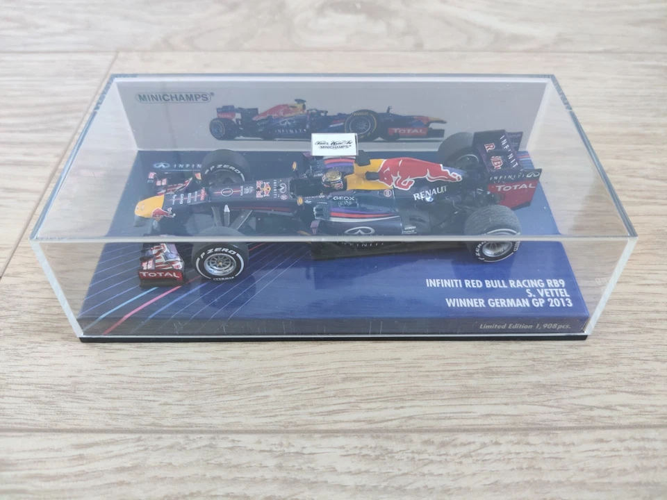 F1 Red Bull RB9, Феттель, победитель немецкого GP 2013, 1908 шт., Minichamps, 1:43 - Изображение 3 из 3