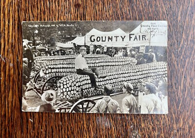Ungewöhnliche antike Postkarte 1908 USA County Fair riesiger Mais RPPC Trick Fotografie