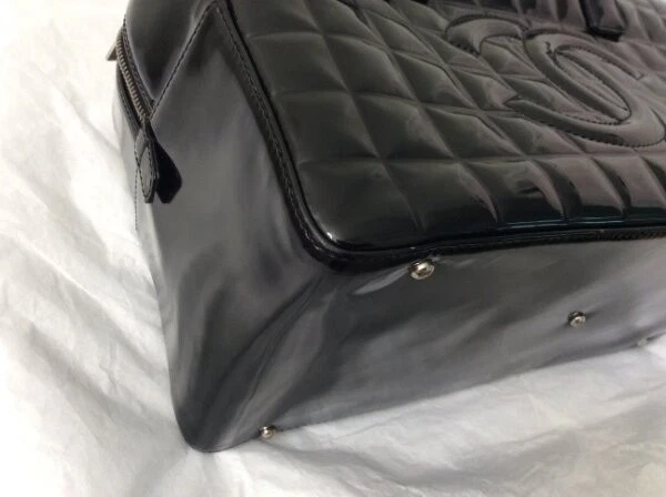 CHANEL CHOCOLATE BAR CC BOWLING QUILTED PATENT SATCHEL BAG - Image 4 of 4