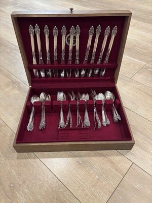 Oneida community Spanish crown silverware set 11 place settings 