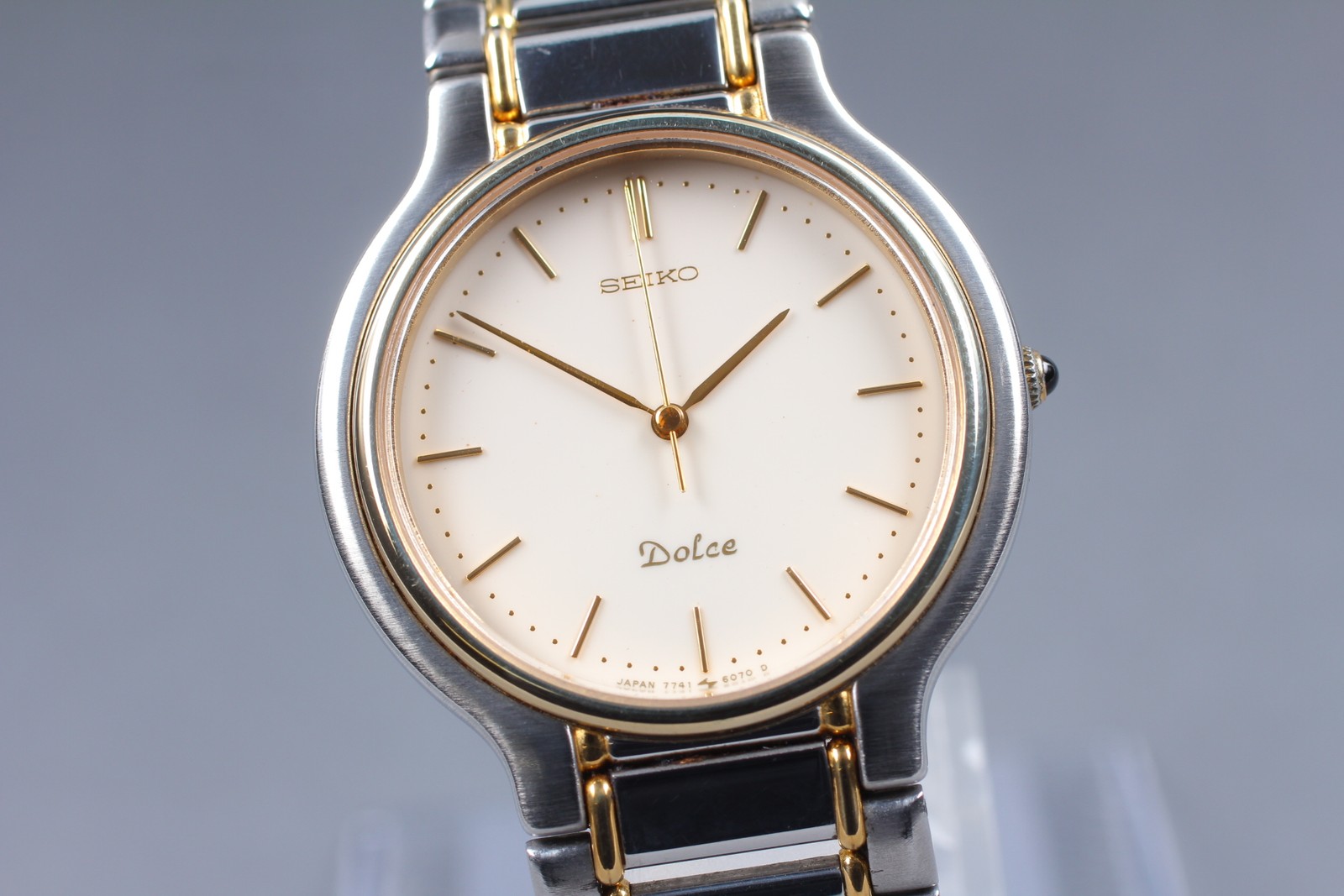 Batt Gold Watch New Dolce 1987 Men’s 7741-6050 [N JAPAN Seiko MINT] Vintage - vintagewatches.pk