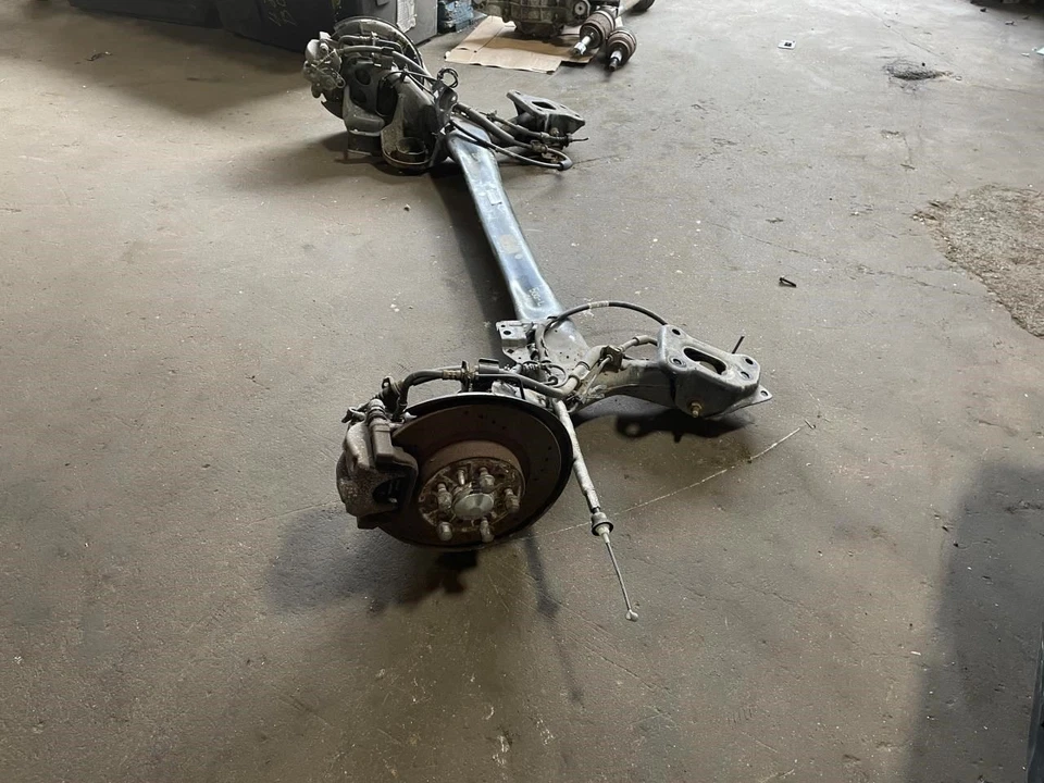 2014 FIAT 500L 1.4L REAR LOADED BEAM AXLE OEM  - Image 3 of 4