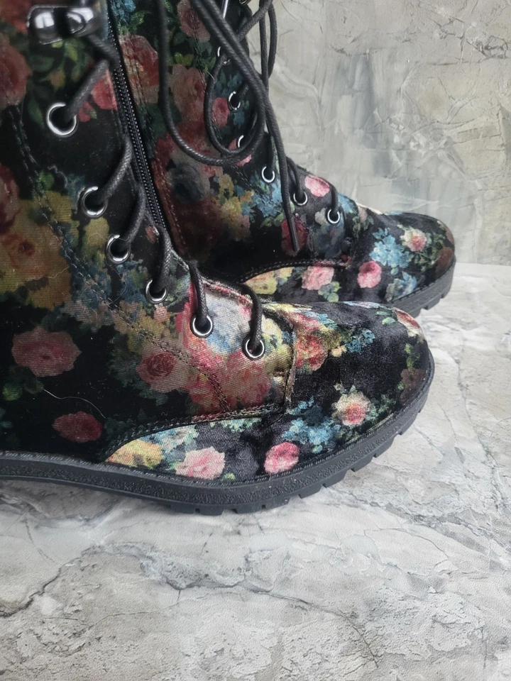Women's Madden Girl  ELOISEE  Floral/ Black Combat Ankle Boots  Size 10 - Image 3 of 4