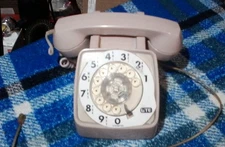 Vintage 1980's GTE Automatic Electric Rotary Telephone Beige - Tested & Working