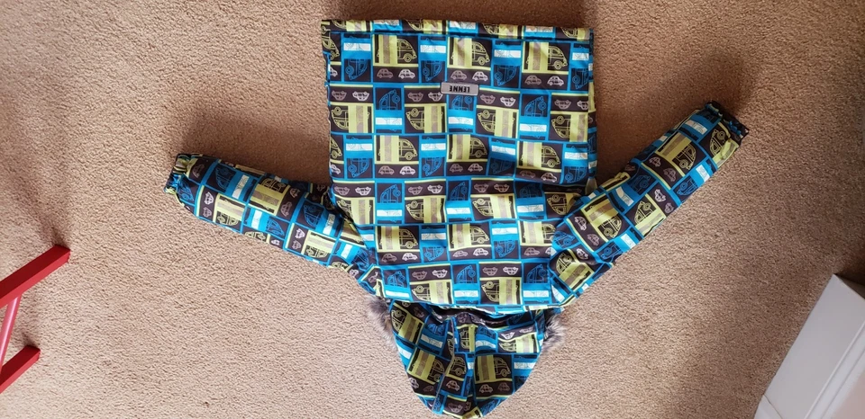 Chaqueta de invierno para niños (piel en la capucha) talla 7-8 Y. (Eur. 122) Muy cálido Foto 2 de 2