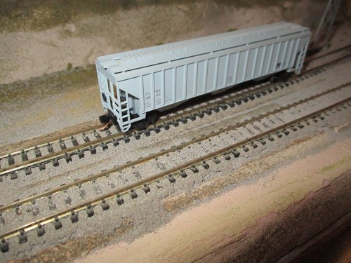  RED CABOOSE / UNIMATE    PLMX   4700 CU FT  3 BAY HOPPER  /  MT  RD #   10345 - Picture 1 of 6