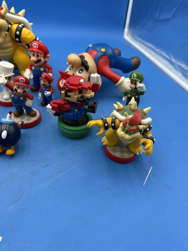 Lote de 17 figuras de vinilo auténticas de Super Mario Bros Nintendo Yoshi 2004 etc. Foto 3 de 4