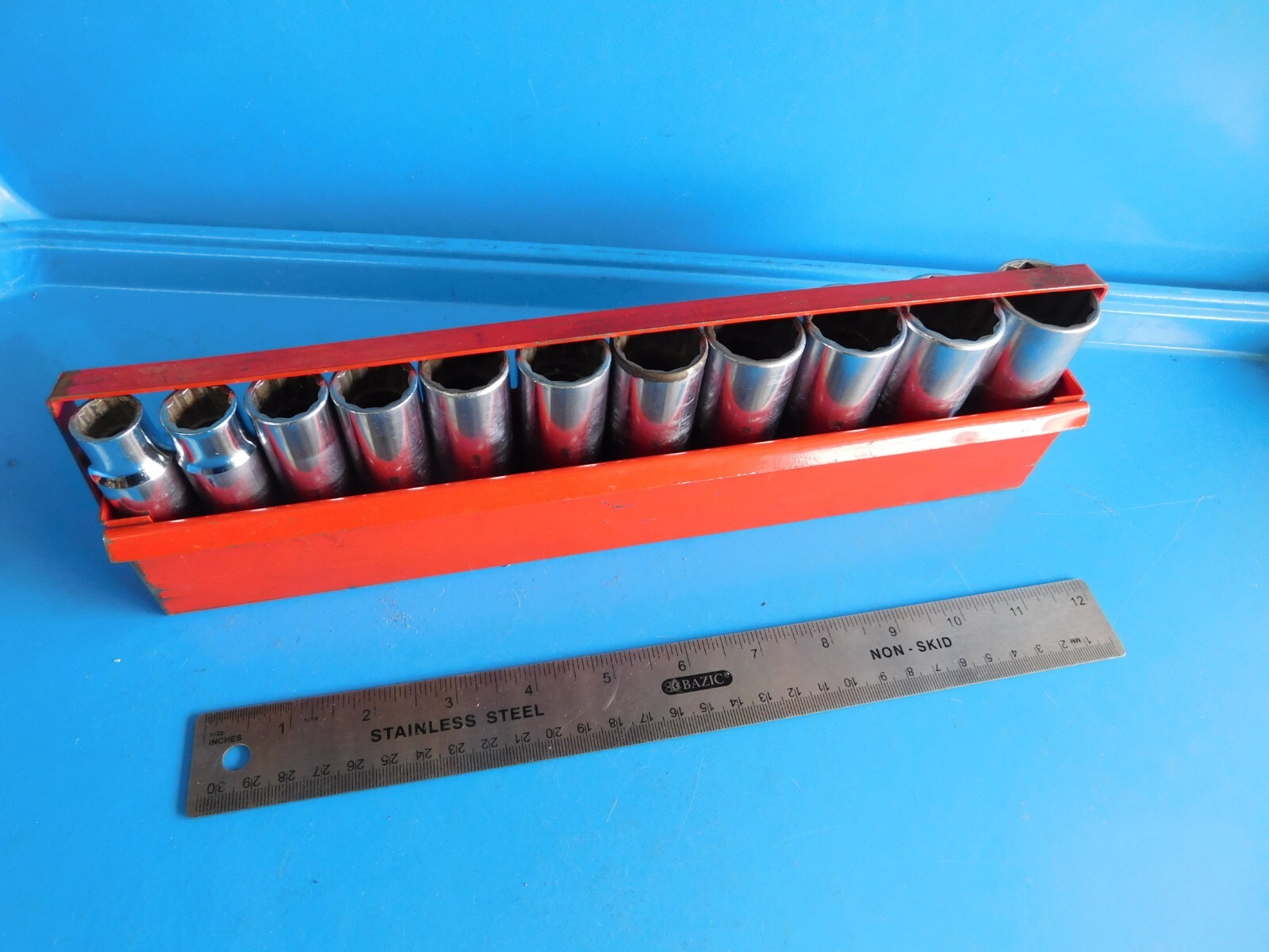 USED, SNAP ON TOOLS 1/2 IN. DR. DEEP . 12 PT SOCKETS, ( 1/2 IN. THRU 1-1/8 IN.)