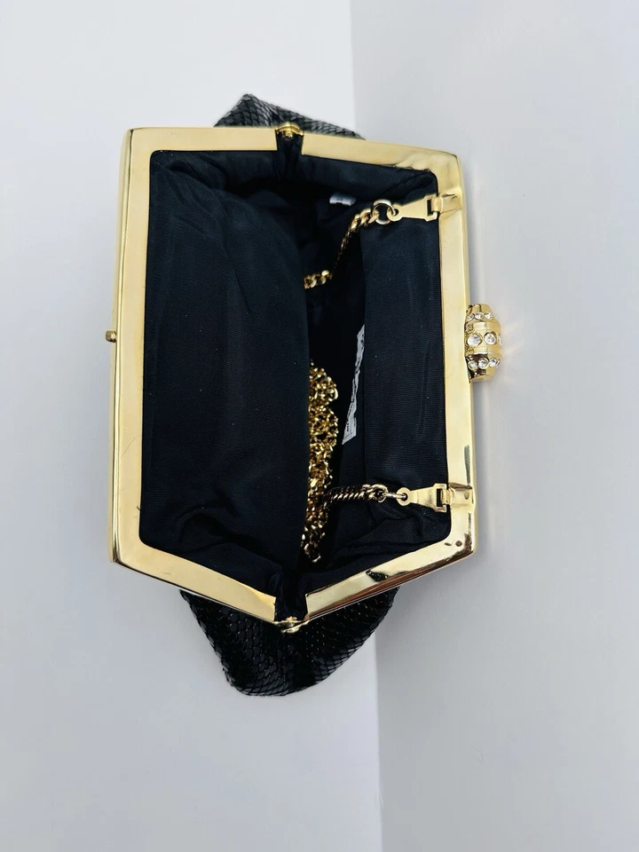Cartera sin asas de noche Whiting & Davis vintage de malla negra con correa chapada en oro Foto 2 de 4
