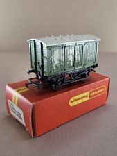 Hornby Railways R.162 Closed Van Prime Pork 00 Gauge Boxed