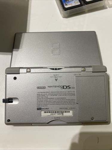 Pacchetto Nintendo DS Lite con 15 giochi e custodia - Foto 11 di 24