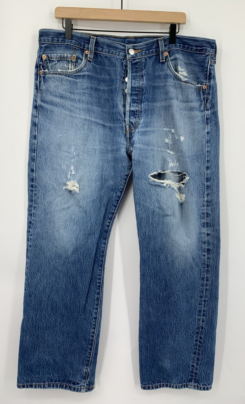 Vintage Levis 501 Jeans Mens 40x32 Blue Straight Leg Button Fly Distressed Pants thumbnail 2