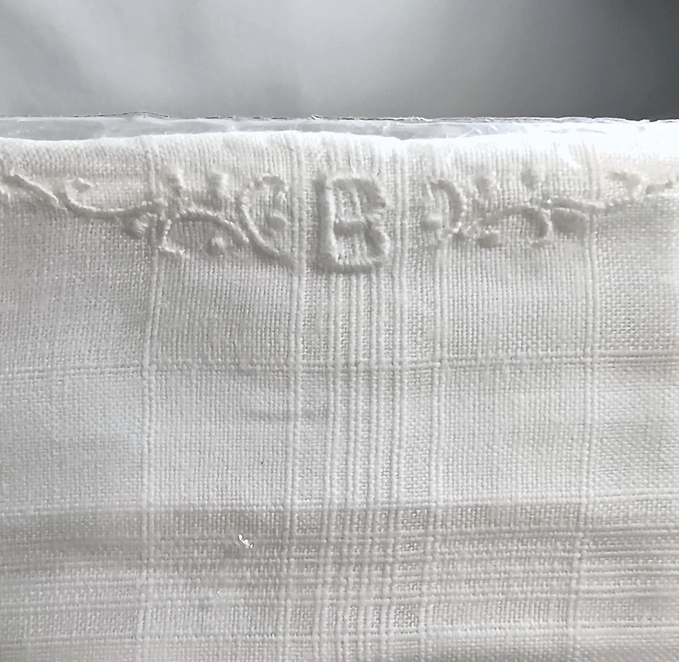 VINTAGE ARROW Men White Linen Handkerchiefs New Hand Rolled Monogrammed Lot of 3 - Image 4 of 4