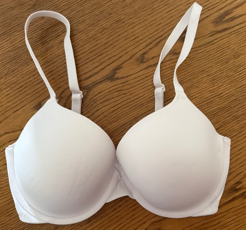 VICTORIA’S SECRET “PINK” 34DD Underwire White T-Shirt Lightly Lined Bra