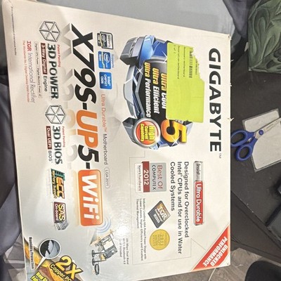 GIGABYTE X79S-UP5-WiFi ATX LGA2011 DDR3 8-Slot Dual UEFI 3D BIOS