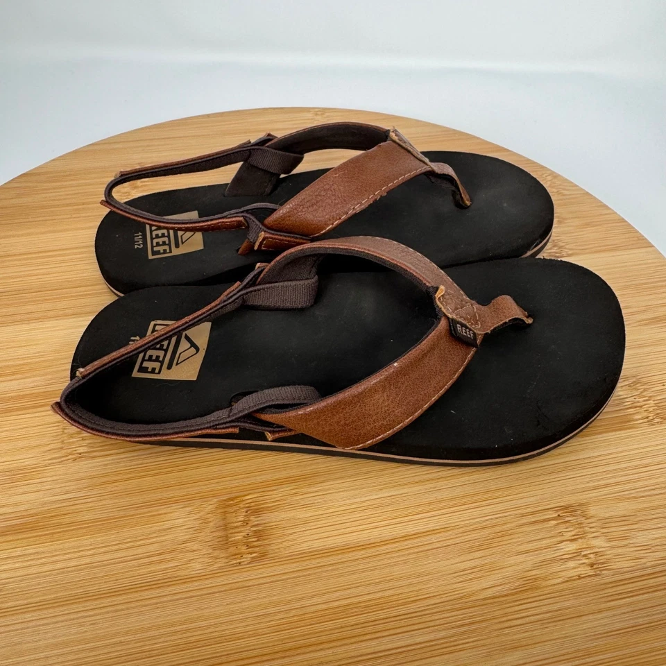 Sandalias Reef para niños pequeños chanclas correa de cuero marrón con correa de correa trasera talla 11 12 Foto 4 de 4