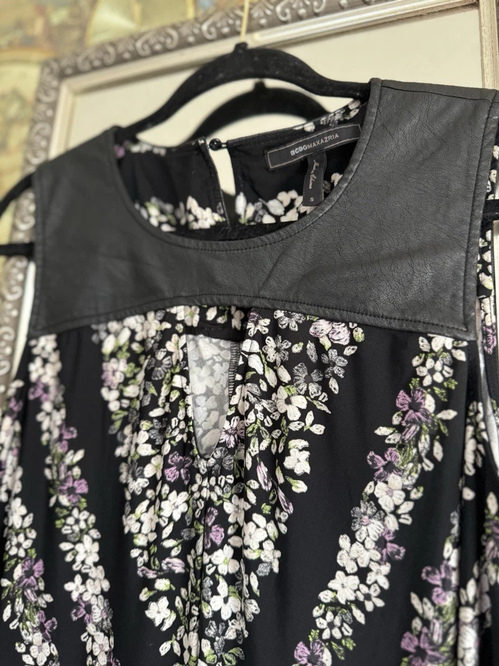 Vestido midi BCBG Max Azria negro floral sin mangas imitación cuero hombros talla S Foto 3 de 4