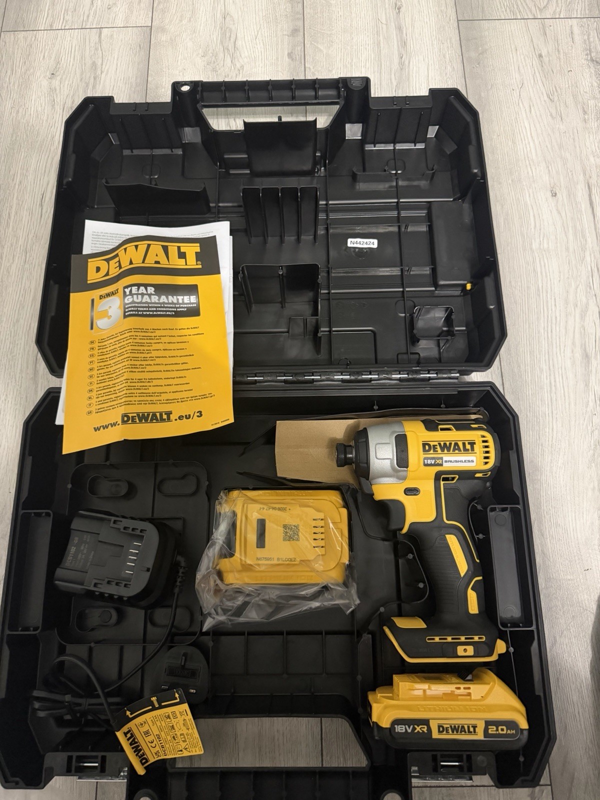 Brand New Genuine DeWalt DCF787D2T 18V XR Brushless Impact Driver Kit – Unused