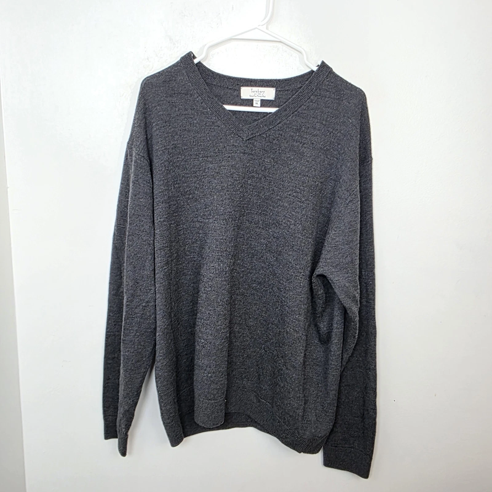 Turnbury Gray 100% Extra Fine Merino Wool V-Neck Preppy Quiet Luxury Sweater XL