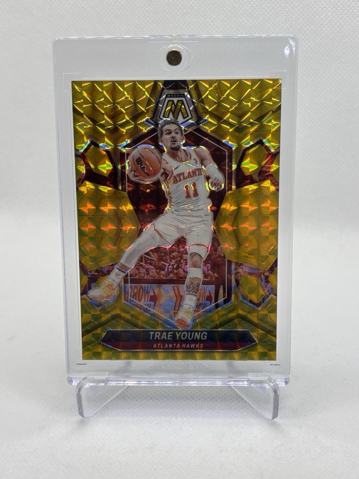 2023-24 Mosaic Trae Young Gold /10 #107