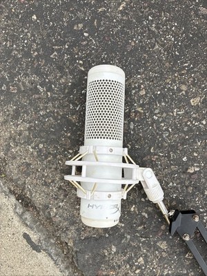 Hyper x QuadCast Microphone Pre-owned White Boom Arm And Pop Filter Included.