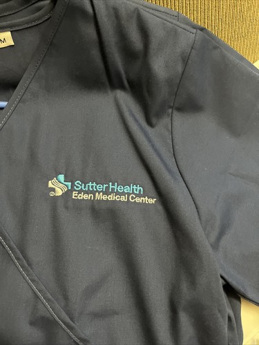 Scrubzone scrub top Sutter Health Size medium - Picture 2 of 6