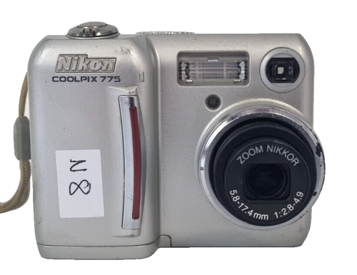 Nikon Coolpix 775 2.1MP Digital Camera - Silver (N8) - Picture 1 of 7