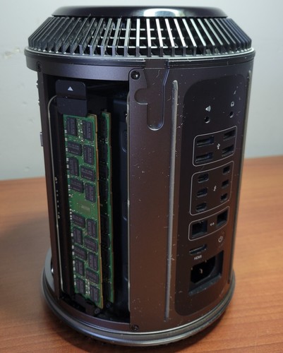 Apple Mac Pro A1481 Late 2013 3.5 GHz 6-Core Intel Xeon E5 32GB RAM 1TB SSD #7 - Afbeelding 6 van 11