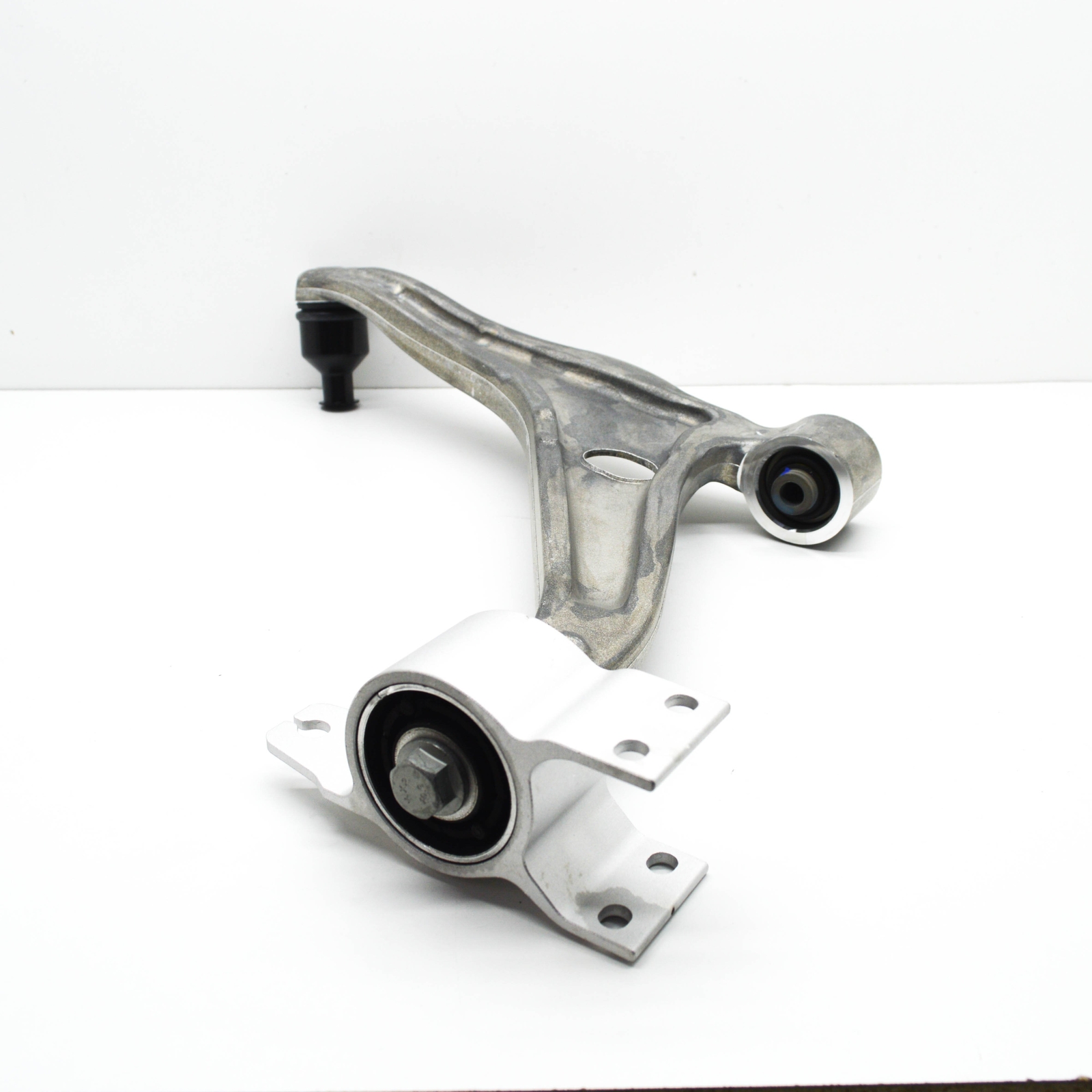 MERCEDES-BENZ GLB GLA CLASS FRONT RIGHT SUSPENSION CONTROL ARM  