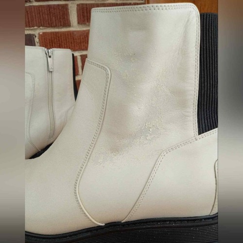NWOT Aquatalia 'Scilla' Weatherproof Gen. Leather Studded Chelsea Boots Sz. 10 - Picture 6 of 13