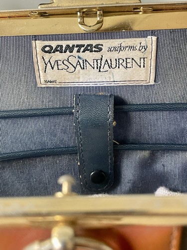 Vintage Qantas Flight Attendant Bag by Yves Saint Laurent 1986 Crew Uniform - Foto 3 di 13
