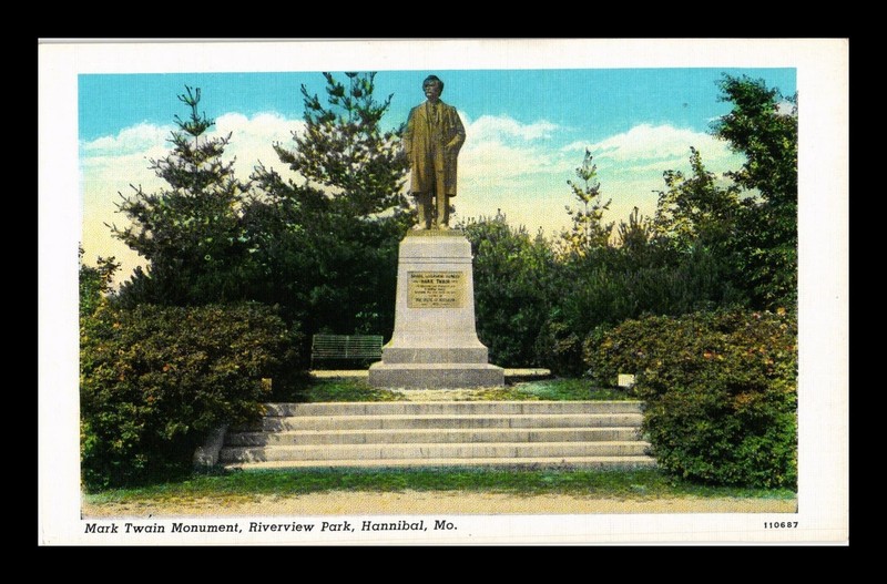 MARK TWAIN MONUMENT HANNIBAL MISSOURI POSTCARD