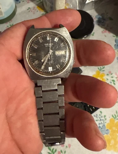 Working Vintage Seiko Diamond Pattern Dial Automatic Japan Men Watch 7009-8009-P