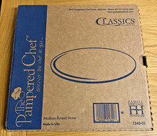 The Pampered Chef USA Medium Round Stone inc Scraper 1340-03 Brand New & Boxed