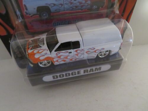Muscle Machines Jesse James West Coast Choppers Dodge Ram Truck 1:64 2004 MOC - Picture 2 of 3