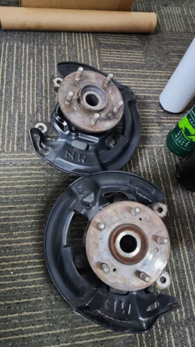 HONDA CIVIC FD2 type-R FRONT KNUCKLE - Picture 2 of 6